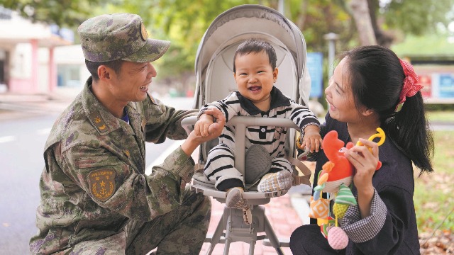 如何解決家屬來隊(duì)保障難?海軍某部“一站式”服務(wù)情暖軍營(yíng)